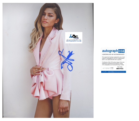 ZENDAYA AUTOGRAPH SIGNED 11x14 PHOTO ACOA