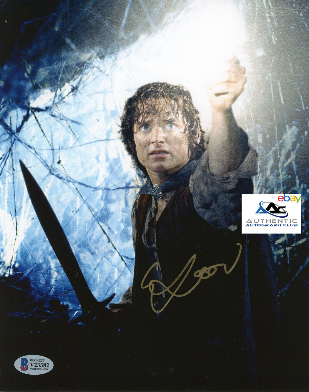 ELIJAH WOOD AUTOGRAPH SIGNED 8x10 PHOTO FRODO LORD OF THE RINGS LOTR BECKETT BAS