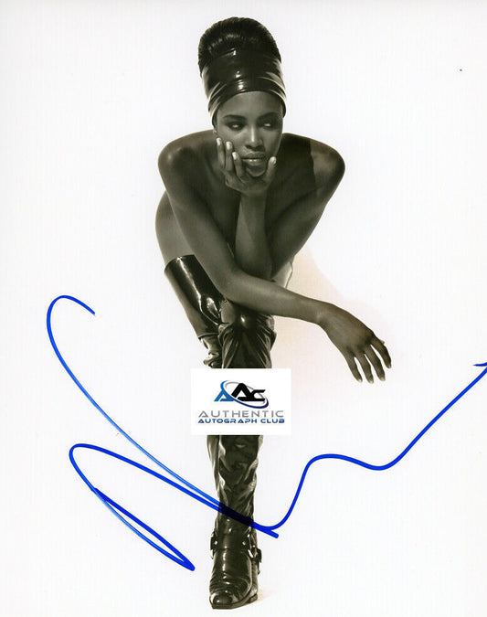 SUPERMODEL NAOMI CAMPBELL AUTOGRAPH SIGNED 8X10 PHOTO COA