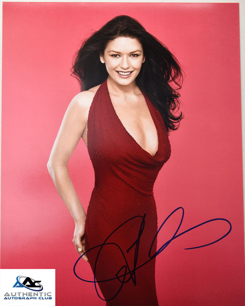 CATHERINE ZETA JONES AUTOGRAPH SIGNED 11x14 PHOTO COA