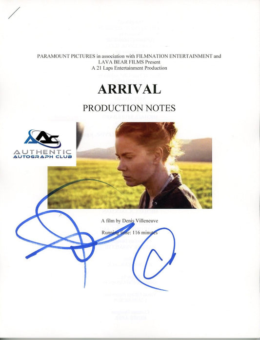 ARRIVAL AUTOGRAPH SIGNED PRODUCTION NOTES AMY ADAMS JEREMY RENNER 74 PAGES COA