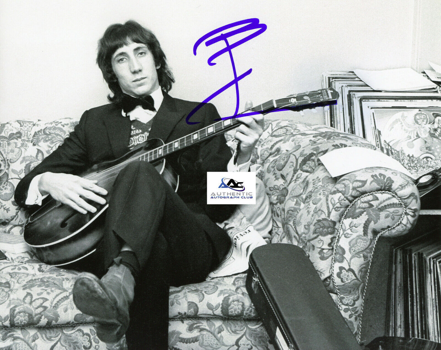 PETE TOWNSHEND AUTOGRAPH SIGNED 8x10 PHOTO THE WHO GUITARIST COA