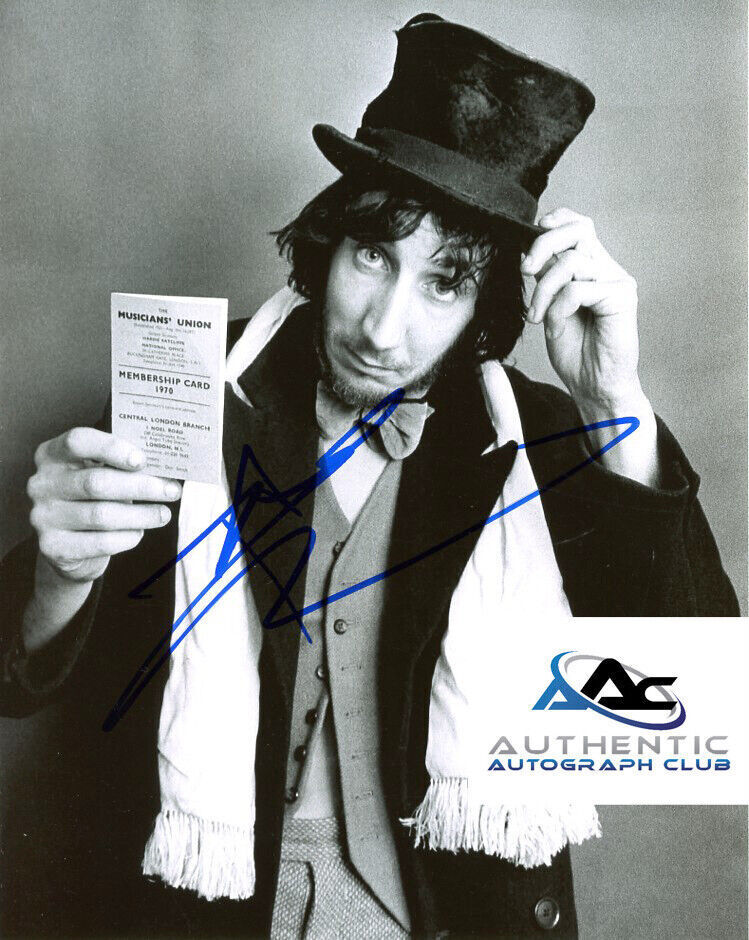 PETE TOWNSHEND AUTOGRAPH SIGNED 8x10 PHOTO THE WHO GUITARIST COA