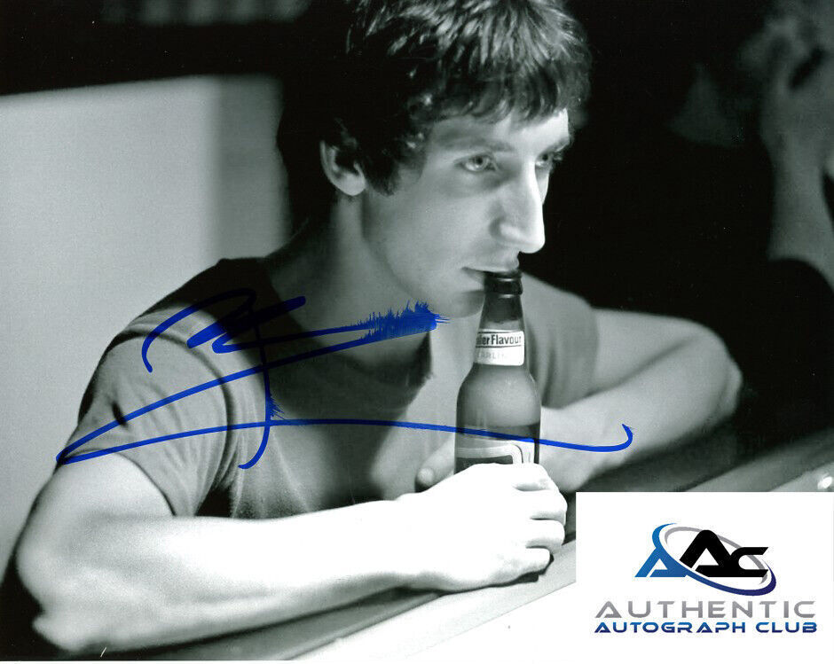 PETE TOWNSHEND AUTOGRAPH SIGNED 8x10 PHOTO THE WHO GUITARIST - SMUDGED COA