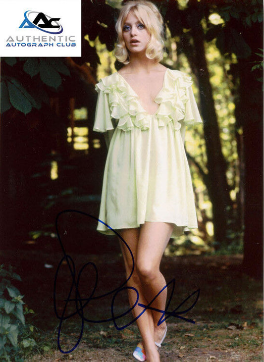 GOLDIE HAWN AUTOGRAPH SIGNED 8x12 PHOTO COA