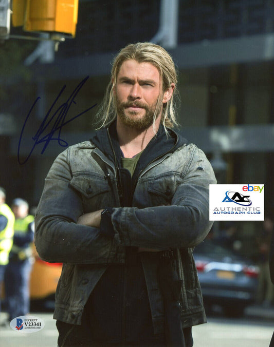 CHRIS HEMSWORTH AUTOGRAPH SIGNED 8x10 PHOTO THOR RAGNORAK INFINITY WAR BECKETT