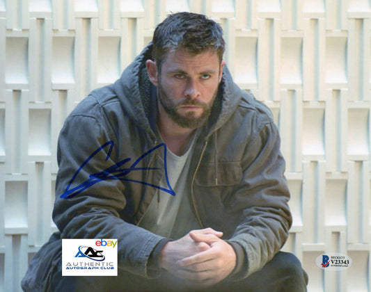 CHRIS HEMSWORTH AUTOGRAPH SIGNED 8x10 PHOTO THOR RAGNORAK ENDGAME BECKETT