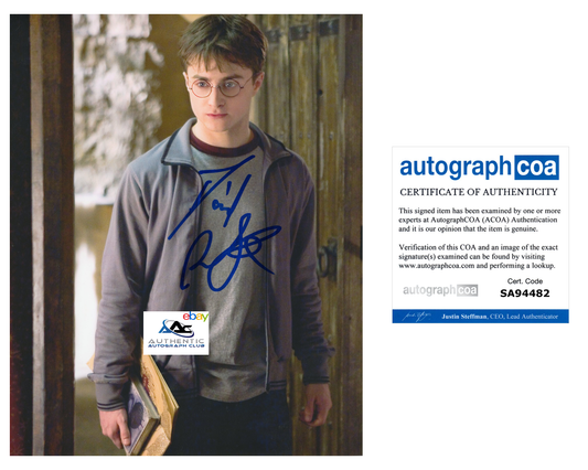 DANIEL RADCLIFFE AUTOGRAPH SIGNED 8x10 PHOTO HARRY POTTER ACOA COA