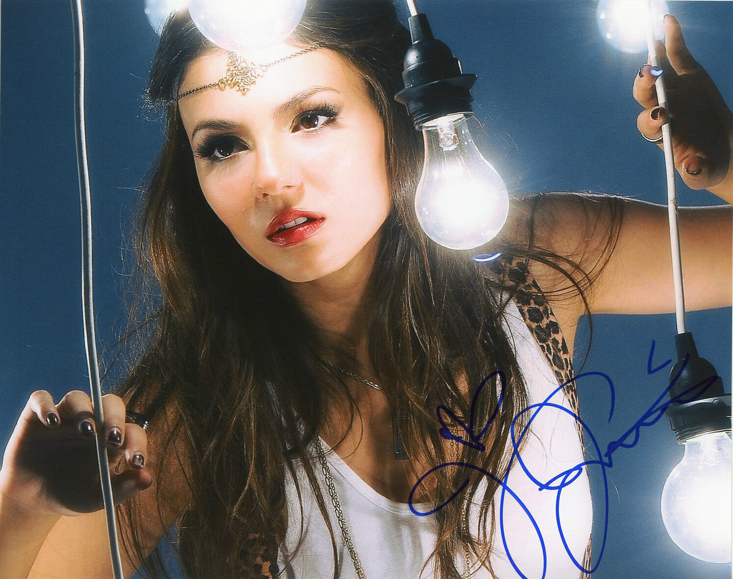 VICTORIA JUSTICE AUTOGRAPH SIGNED 8X10 PHOTO COA