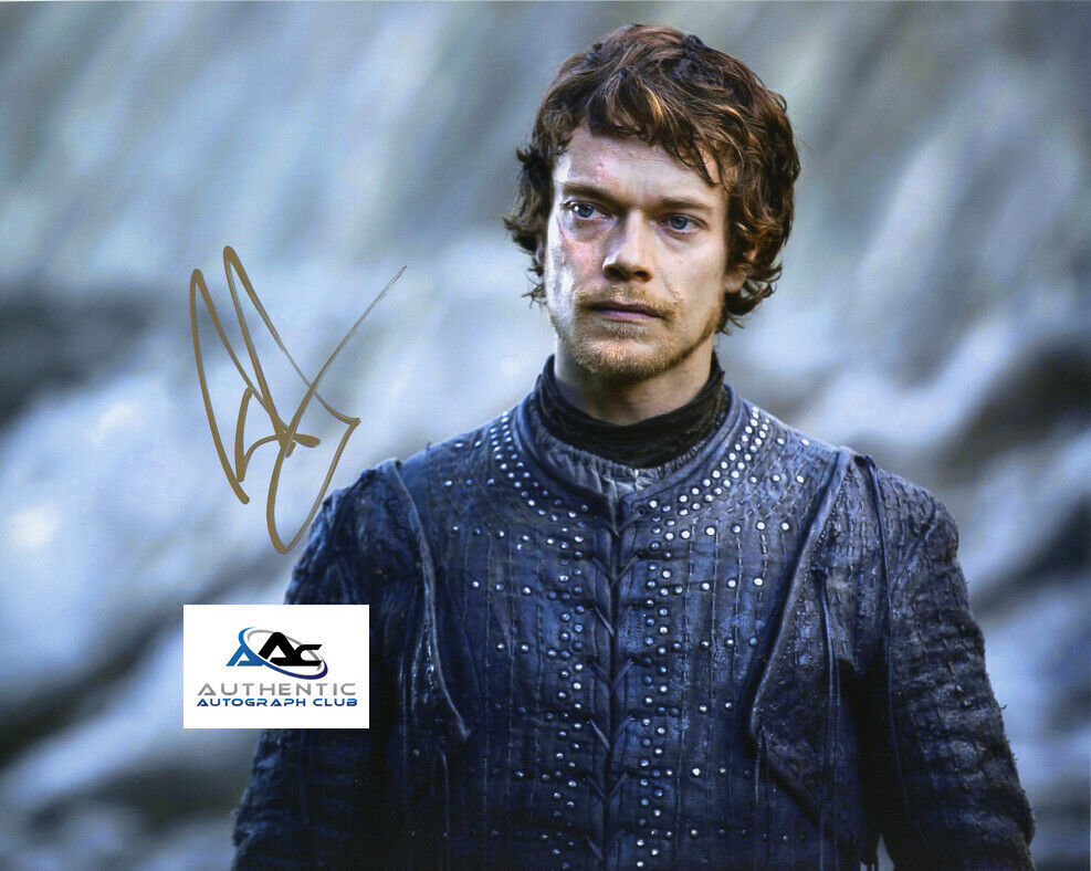 ALFIE ALLEN AUTOGRAPH SIGNED 8x10 PHOTO GAME OF THRONES GOT COA