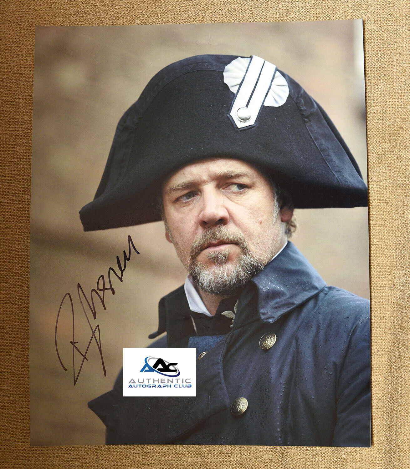 RUSSELL CROWE AUTOGRAPH SIGNED 11x14 PHOTO LES MISERABLES GLADIATOR COA