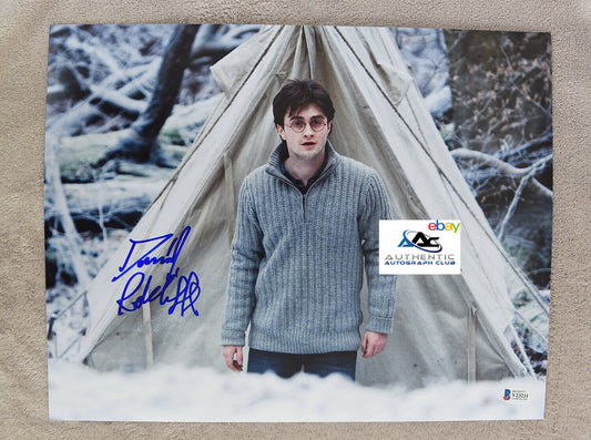 DANIEL RADCLIFFE AUTOGRAPH SIGNED 11x14 PHOTO HARRY POTTER BECKETT BAS