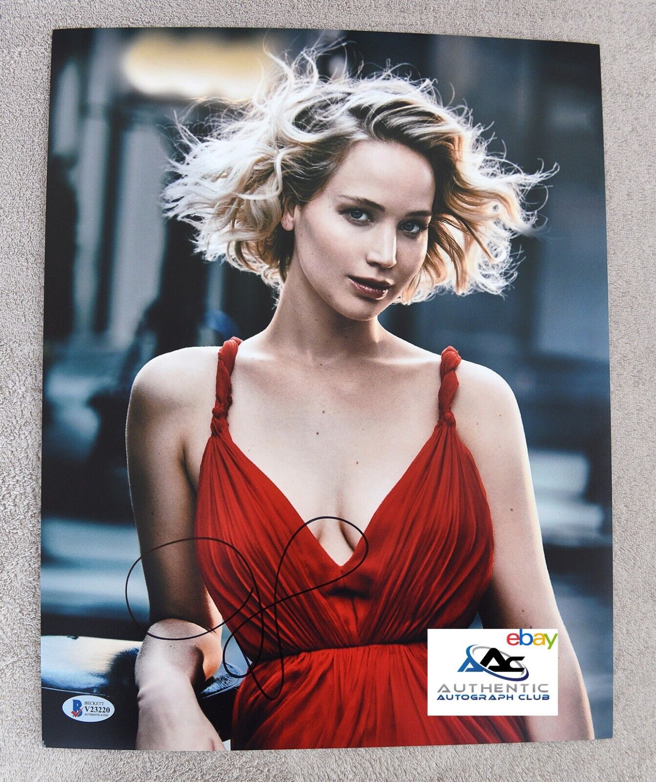 JENNIFER LAWRENCE AUTOGRAPH SIGNED 11x14 PHOTO HUNGER GAMES X-MEN BECKETT BAS