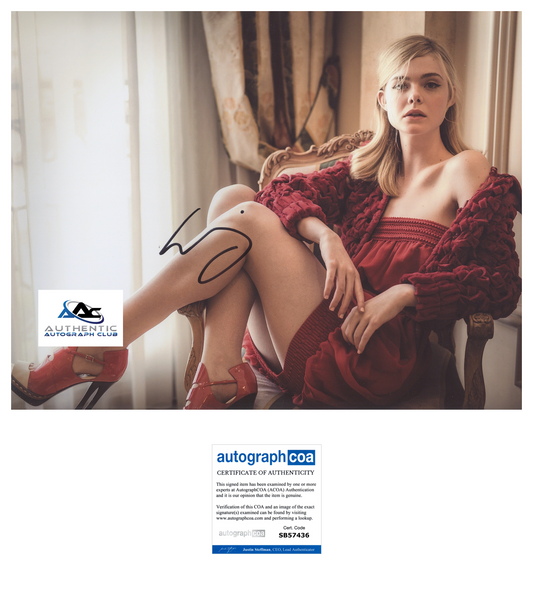 ELLE FANNING AUTOGRAPH SIGNED 11x14 PHOTO ACOA