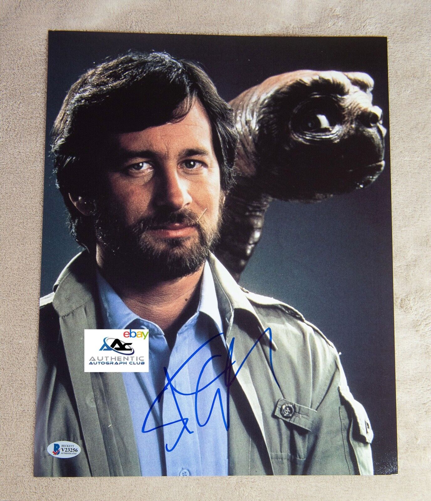 STEVEN SPIELBERG AUTOGRAPH SIGNED 11x14 PHOTO ET BECKETT BAS