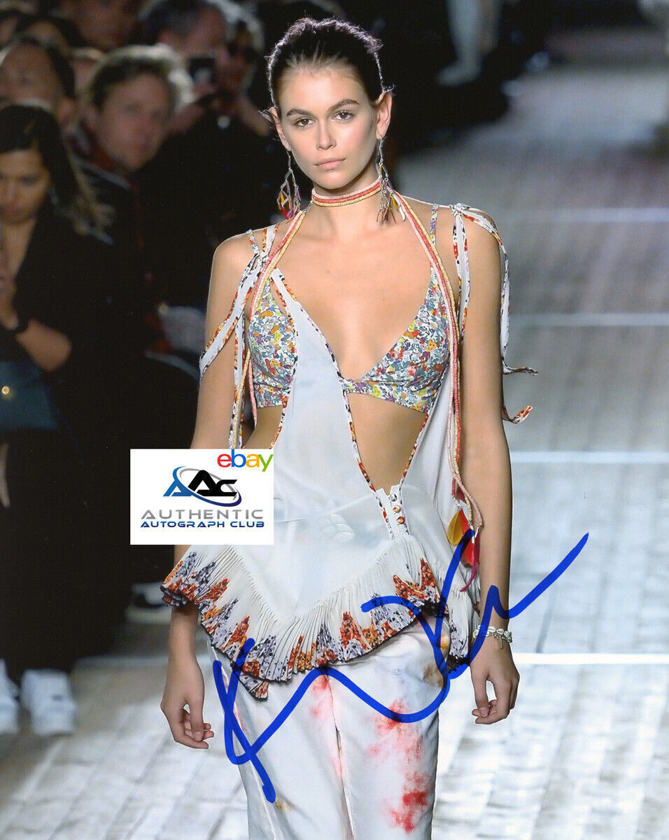 MODEL KAIA GERBER AUTOGRAPH SIGNED 8X10 PHOTO COA