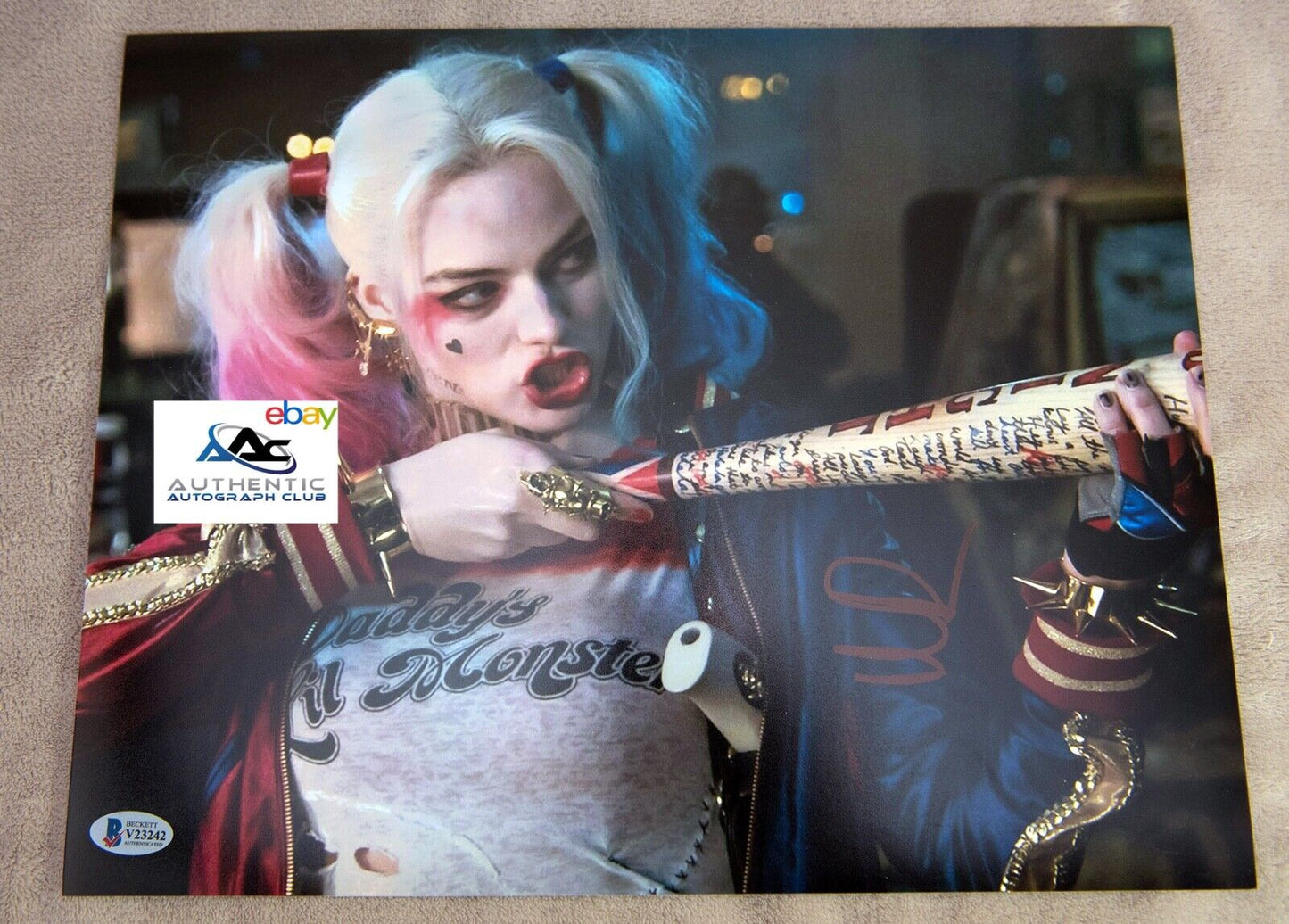 MARGOT ROBBIE AUTOGRAPH SIGNED 11x14 PHOTO HARLEY QUINN SUICIDE SQUAD BECKETT