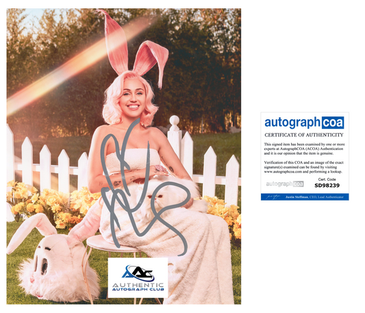 MILEY CYRUS AUTOGRAPH SIGNED 8x10 PHOTO MILEY CYRUS ACOA